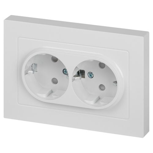 Розетка 2-м СП Accent 6-208-01 16А IP20 250В 2P+E Schuko со шторками AL/CU бел. Intro Б0063528
