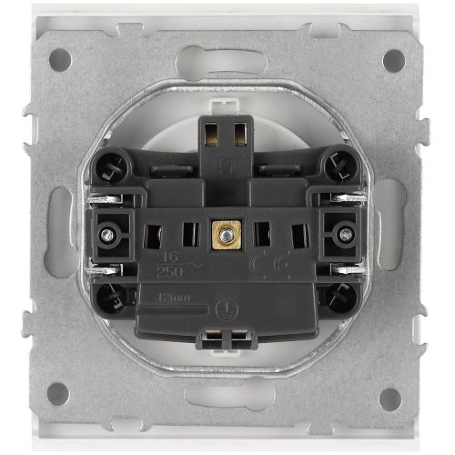 Розетка 1-м СП Arktik 16А IP20 250В с заземл. со шторками бел. матов. 16-2102-08 Эра Б0070431