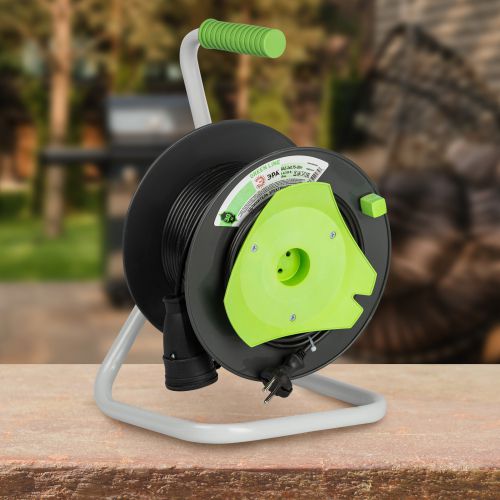 Удлинитель на пластик. катушке 1х30м без заземл. 6А IP44 GREEN LINE GAZ-2x0.75-30m ПВС 2х0.75 Эра Б0065111
