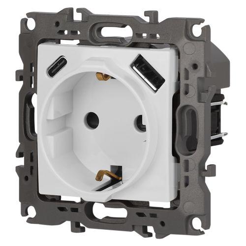 Розетка Эра12 12-4108-01 16А 250В 2P+E с USB type-A+C 5В-3А защ. шторки бел. Эра Б0067752