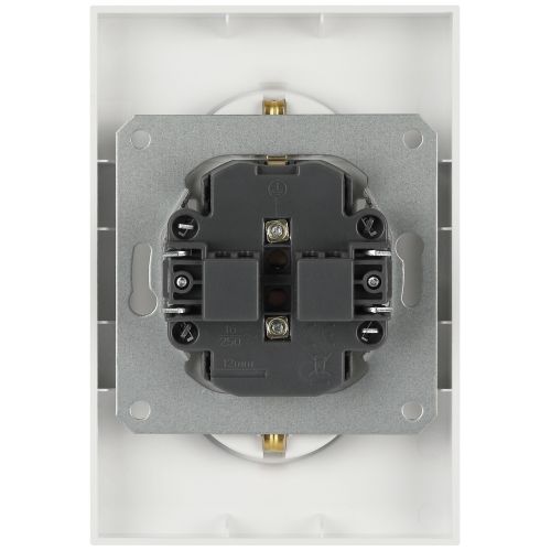 Розетка 2-м СП Arktik 16А IP20 250В с заземл. со шторками бел. матов. 16-2105-08 Эра Б0070461