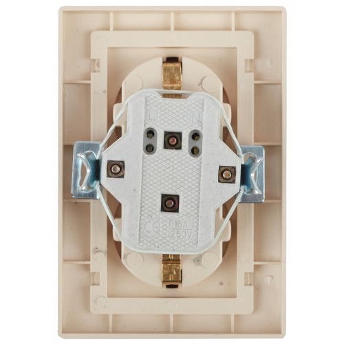 Розетка 2-м СП Plano 1-205-03 16А IP20 250В 2х2P+E Schuko алюм. Intro Б0053917