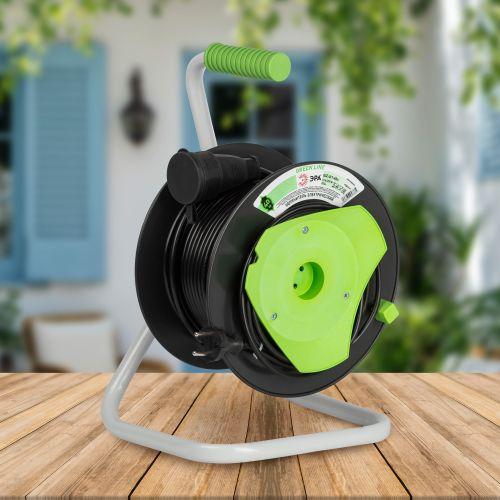 Удлинитель на пластик. катушке 1х40м без заземл. 10А IP44 GREEN LINE GAZ-2x1-40m ПВС 2х1 Эра Б0065109