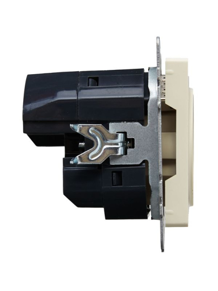 Розетка BRITE РЮш11-1-БрКр 16А с USB A+C 18Вт с заземл. защ. шторки механизм беж. IEK BR-R14-16-U22-018-K10