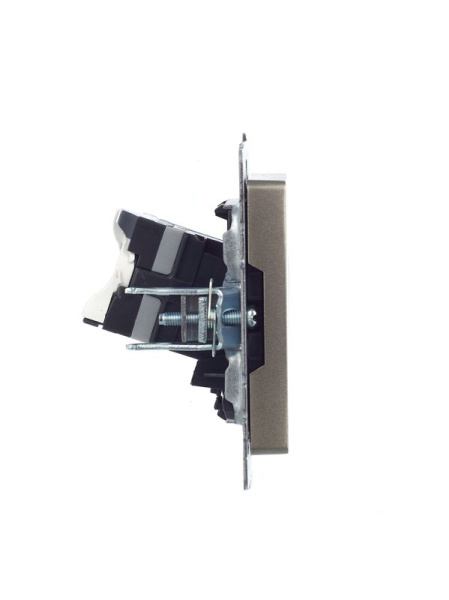 Розетка компьютерная СП RJ45 кат.5E BRITE РК10-БрШ механизм шампань IEK BR-K10-1-K37