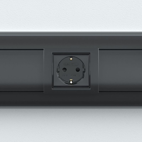 Розетка 1-м 2мод. Viva 16А IP20 2P+E с заземл. защ. шторки черн. DKC 45205