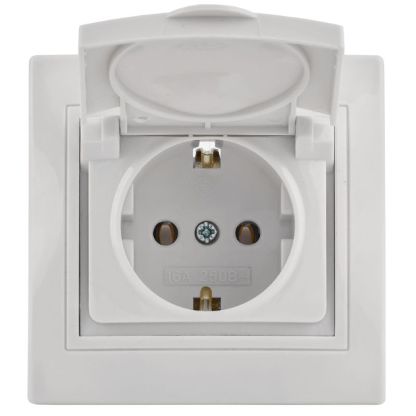 Розетка 1-м СП Кварта РСбш10-3-КБ 16А IP20 с заземл. защ. шторки с крышкой бел. GENERICA ERK12-K01-16-DM