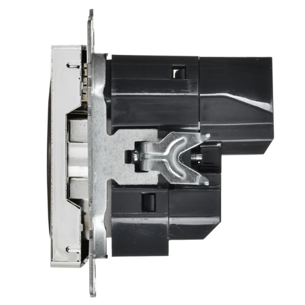 Розетка 1-м СП BRITE РЮш11-1-БрГН 16А IP20 с USB A+C 18Вт с заземл. защ. шторки механизм метал. хром/никель IEK BR-R14-16-U22-018-M-K23