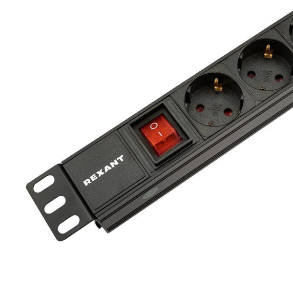 Блок распределения питания PDU 8 розеток СЕЕ 7/4 Schuko 10А выкл. гнездо C14 горизонт. корпус алюм. Rexant 04-0303-1