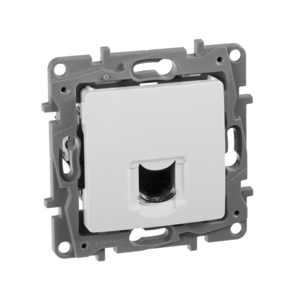 Розетка компьютерная СП Etika RJ45 кат.6 UTP IP20 бел. IEK 672253