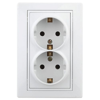 Розетка 2-м СП Plano 1-205-01 16А IP20 250В 2х2P+E Schuko бел. Intro Б0053915