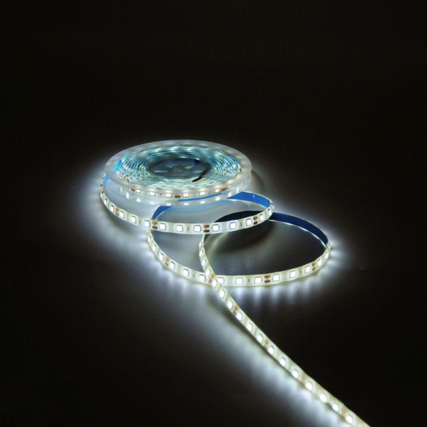 Лента светодиодная Basic 5050/60-SMD 10Вт/м 3000К тепл. бел. IP65 700лм/м 12В 10мм (уп.5м) GAUSS BT051