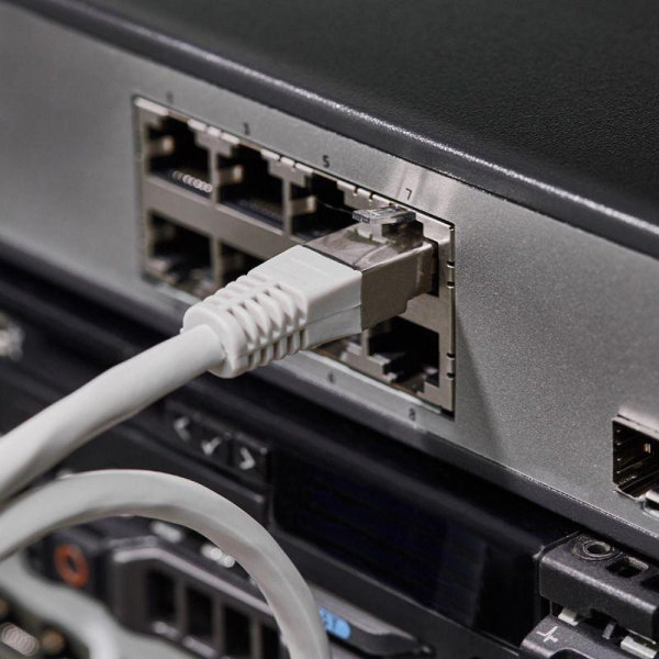 Патч-корд F/UTP кат.6 RJ45-RJ45 LSZH экранир. 0.5м сер. Rexant 18-8101-1