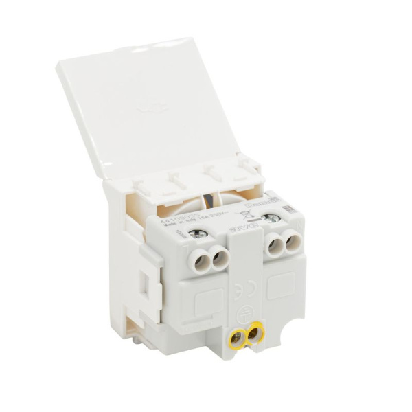 Розетка 1-м 2мод. Avanti "Белое облако" 16А IP41 2P+E защ. шторки с крышкой бел. DKC 4400012
