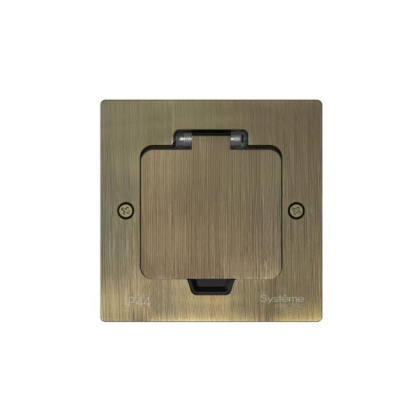 Лючок MultiDesk MDK21 с розеткой 2P+E 16А 250В IP44 с монтажной коробкой для стены фальшпола стола античная латунь SE MDK21102BA