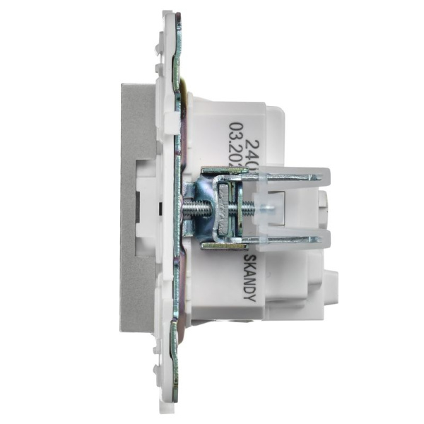 Розетка SKANDY 16А с заземл. защ. шторки SK-R04S серебр. IEK SK-R14-16-K23