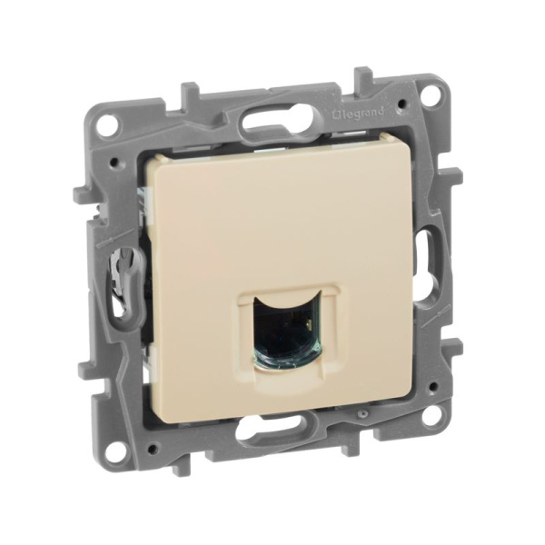 Розетка компьютерная СП Etika RJ45 кат.6 UTP IP20 сл. кость IEK 672353