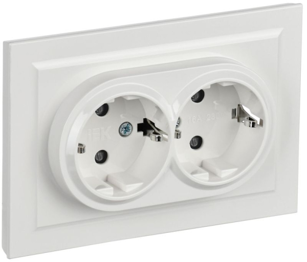 Розетка 2-м BRITE РСш22-3-БрБ 16А IP20 с заземл. с защ. шторк. безвинтов. крепл. в сборе. бел. IEK BR-R24-16-1-K01-F