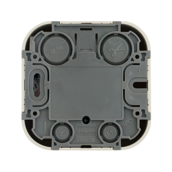 Розетка компьютерная 1-м ОП Quteo RJ45 кат.5E UTP сл. кость IEK 782254