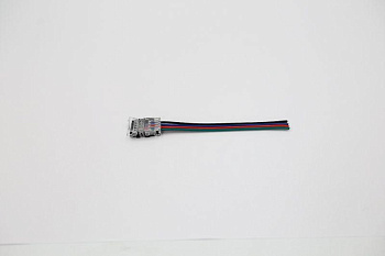Разъем 4PIN с проводом для LED ленты RGB 10мм (подключение ленты к источнику питания) VARTON V4-R0-70.0024.STR-0002
