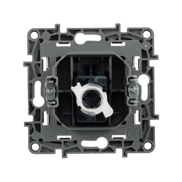 Розетка компьютерная СП Etika RJ45 кат.6 UTP IP20 бел. IEK 672253