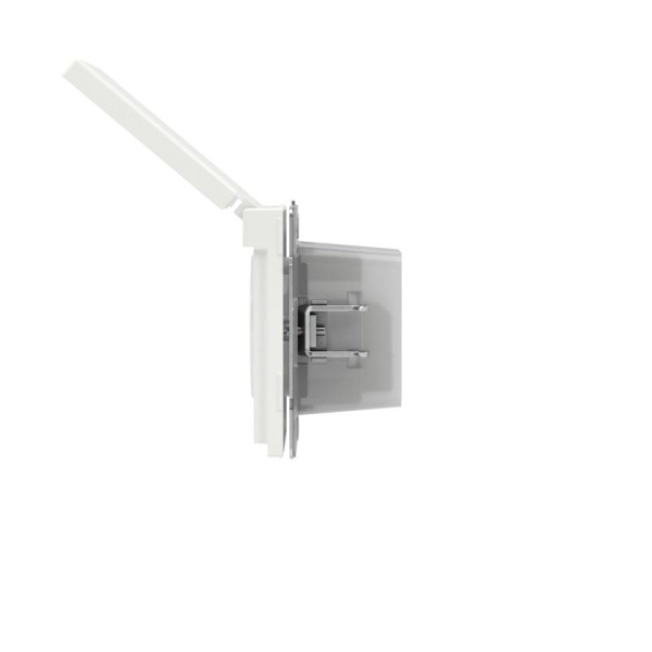 Розетка силовая KANT IP44 2P+E защ. шторки с крышкой бел. магнолия DKC 7000013
