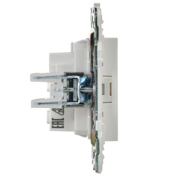 Розетка SKANDY 10А без заземл. защ. шторки SK-R01W арктич. бел. IEK SK-R13-10-K01