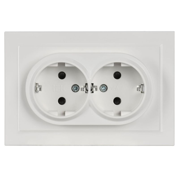 Розетка 2-м BRITE РСш22-3-БрБ 16А IP20 с заземл. с защ. шторк. безвинтов. крепл. в сборе. бел. IEK BR-R24-16-1-K01-F