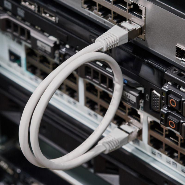 Патч-корд F/UTP кат.5e RJ45-RJ45 LSZH экранир. 0.5м сер. Rexant 18-8001-1