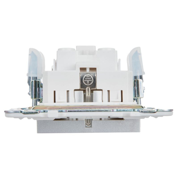 Розетка SKANDY 16А с заземл. без защ. шторок SK-R05S серебр. IEK SK-R11-16-K23