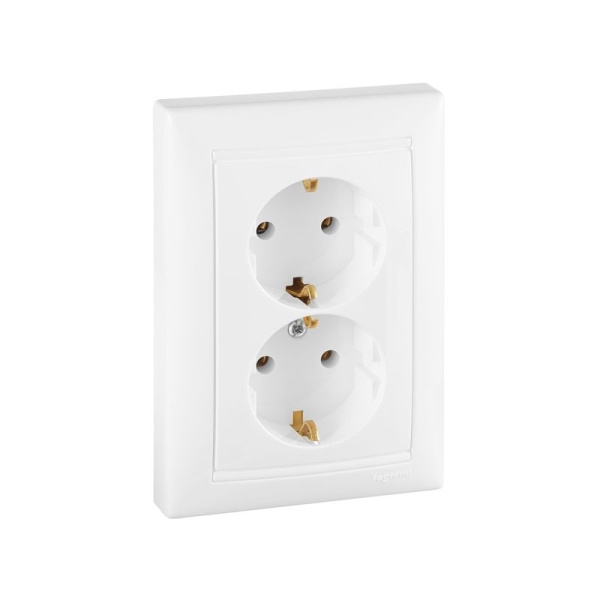 Розетка 2-м СП Valena 16А IP20 2P+E с заземл. немецк. стандарт механизм бел. (DIY-упак.) Leg 694272