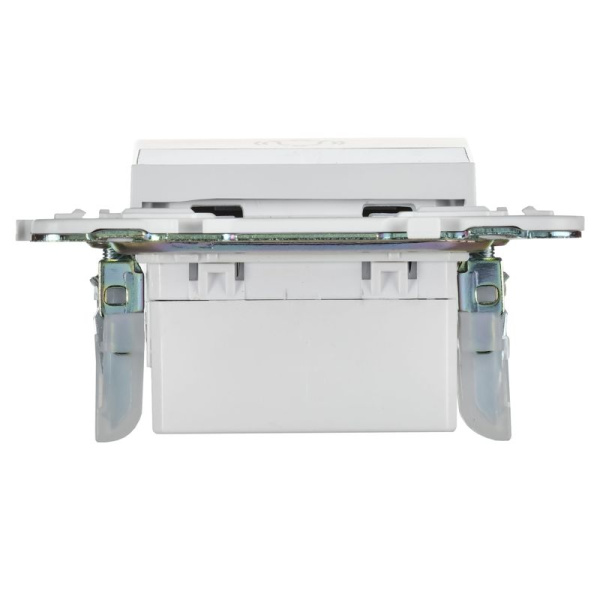 Кнопка звонка SKANDY 10А SK-V17W для отелей с индикацией арктич. бел. IEK SK-V14-2-10-K01