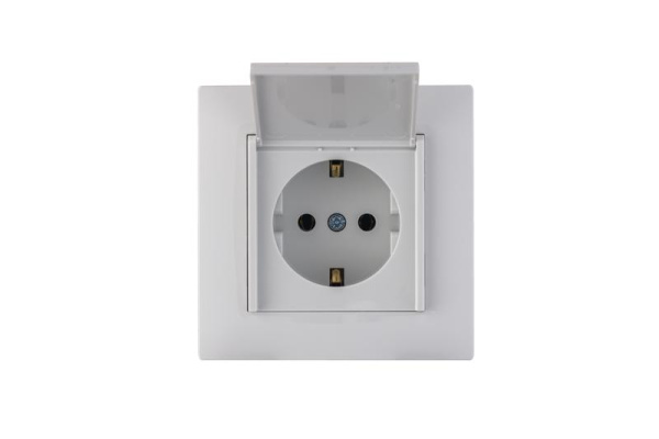 Розетка 1-м с крышкой Karea RIZZ с заземл. бел. Makel 88001029
