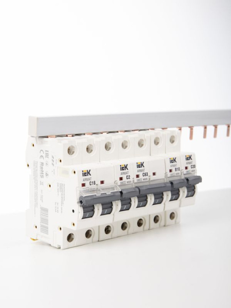 Шина соединительная PIN 2п 63А (дл.1м) IEK YNS21-2-063