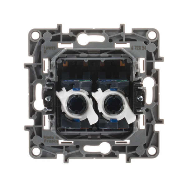 Розетка компьютерная 2-м СП Etika RJ45 кат.6 UTP механизм бел. IEK 672254
