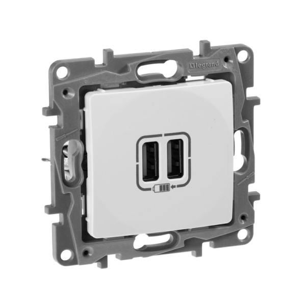 Розетка USB 2-м СП 2мод. Etika 240В/5В 2400мА механизм бел. IEK 672294