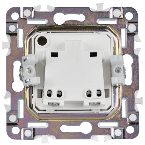 Розетка SKANDY 10А без заземл. защ. шторки SK-R01S серебр. IEK SK-R13-10-K23