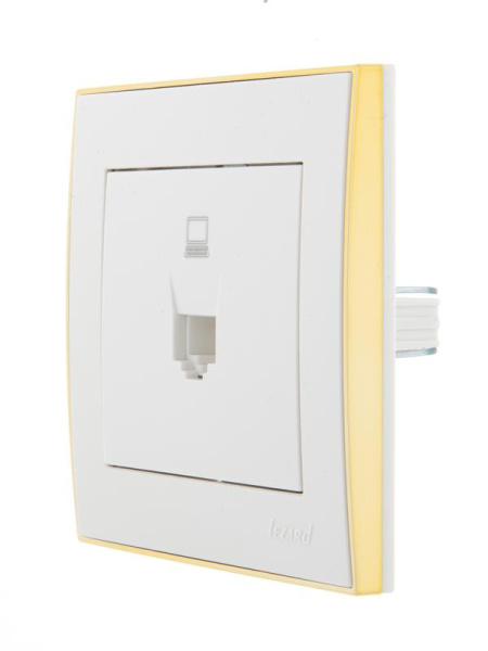 Розетка компьютерная 1-м СП Rain RJ45 с зол. боковой вставкой бел. LEZARD 703-0226-139