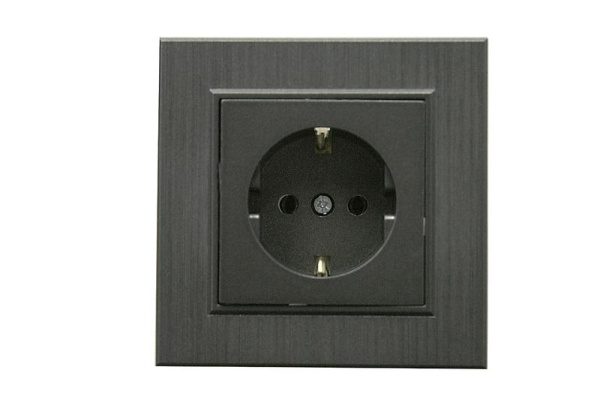 Розетка 1-м Karea LINE STAR с заземл. дым. металлик Makel 86050028