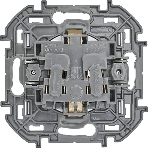 Розетка 1-м СП Inspiria 16А IP20 250В 2P+E немецк. стандарт механизм алюм. IEK 673722