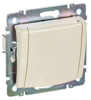 Розетка 1-м СП Valena 16А IP21 2P+E с заземл. с крышкой немецк. стандарт механизм сл. кость (DIY-упак.) IEK 695614