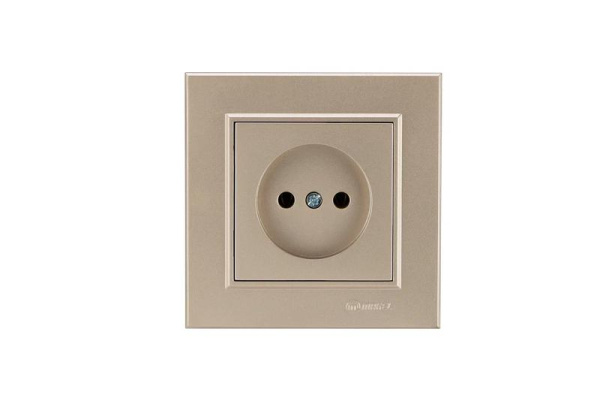 Розетка 1-м СП Karea 10А IP20 б/з латунь Makel 56057022