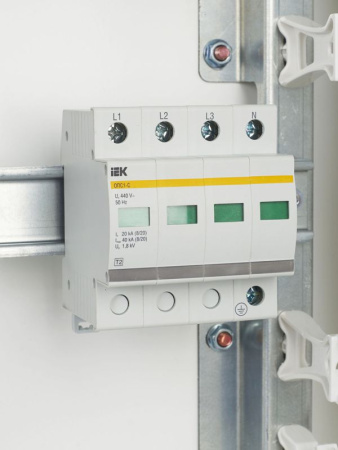 Ограничитель перенапряжения ОПС1-C 4P KARAT IEK MOP20-4-C