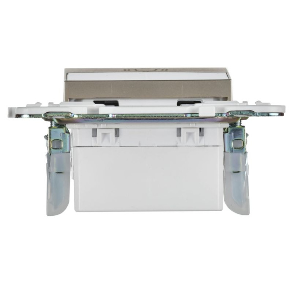 Кнопка звонка SKANDY 10А SK-V17Sh для отелей с индикацией шампань IEK SK-V14-2-10-K37