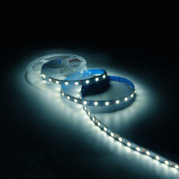 Лента светодиодная Basic 5050/60-SMD 8Вт/м 4000К нейтр. бел. IP20 900лм/м 12В 10мм (уп.5м) GAUSS BT025