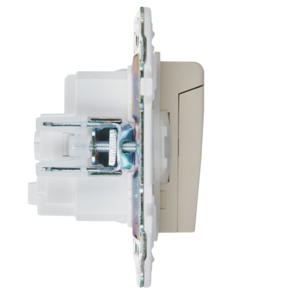 Розетка 1-м SKANDY 16А IP44 с заземл. защ. шторки с крышкой SK-R11B беж. IEK SK-R16-16-44-K10