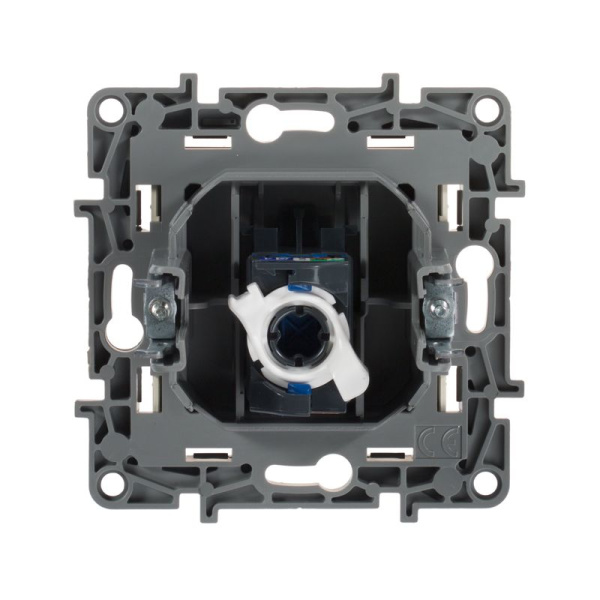Розетка компьютерная 1-м СП Etika RJ45 кат.5E UTP механизм сл. кость IEK 672341