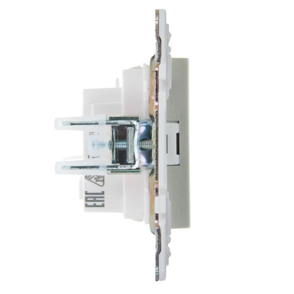 Розетка SKANDY 10А без заземл. защ. шторки SK-R01Sh шампань IEK SK-R13-10-K37