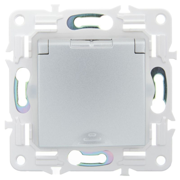 Розетка 1-м SKANDY 16А IP44 с заземл. защ. шторки с крышкой SK-R11S серебр. IEK SK-R16-16-44-K23