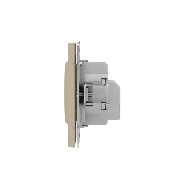 Розетка силовая KANT 2P+E защ. шторки ванильн. марципан DKC 7015003